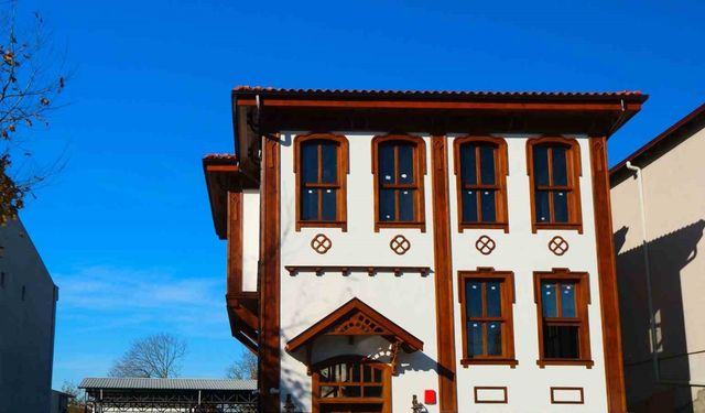 Bir Asırlık Konak Yıkılmak Üzereyken İhya Edildi