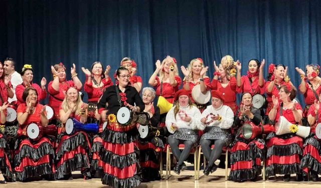 Sevgi_li Günebakanlar Kadın Darbuka Grubu Ritim Tuttu