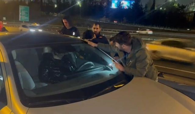 Uyuyan adamı itfaiye camı kırarak uyandırdı