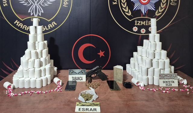 İzmir'de Sevgili Çift Narkotikten Yakalandı