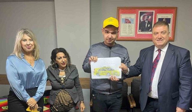 Taksilere Olan Aşkı Onu Diziye Taşıdı