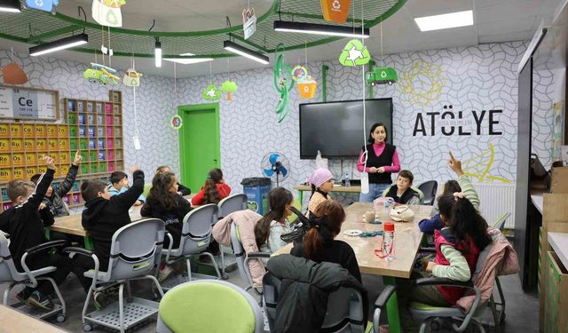 Vezirköprü Bilim Merkezindeki eğitimler sürüyor