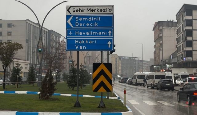 Yüksekova’da Şiddetli Yağış Uçuşları İptal Ettirdi