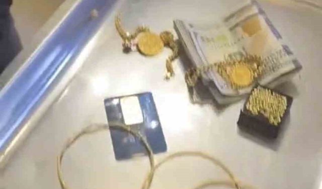 Altın ve para dolu çanta sahibine teslim edildi