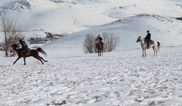 Ata Sporu Cirit İçin Dondurucu Soğuğa Meydan Okudular