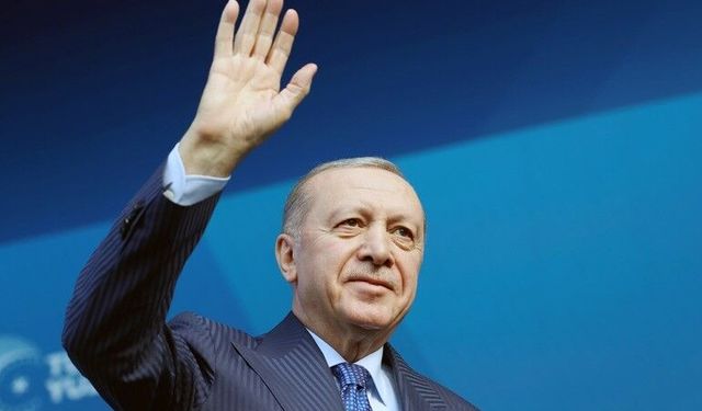 Erdoğan’dan Özel’e Çağrı: “Bizimle Laf Değil, Eser Yarıştırın!”