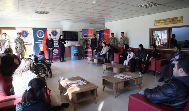 Hatay’da Görme Engellilere Braille Alfabeli KADES Tanıtımı