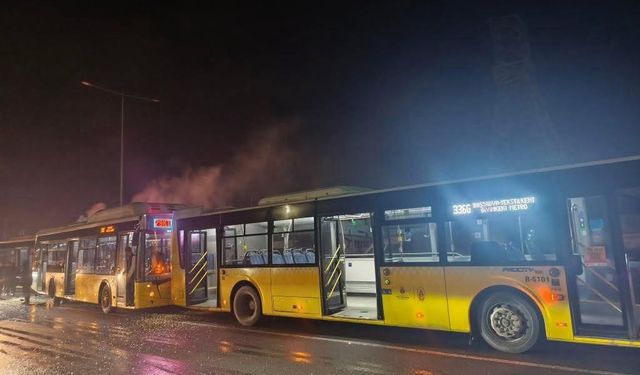 İstanbul'da Feci Kaza: 3 İETT Otobüsü Birbirine Girdi