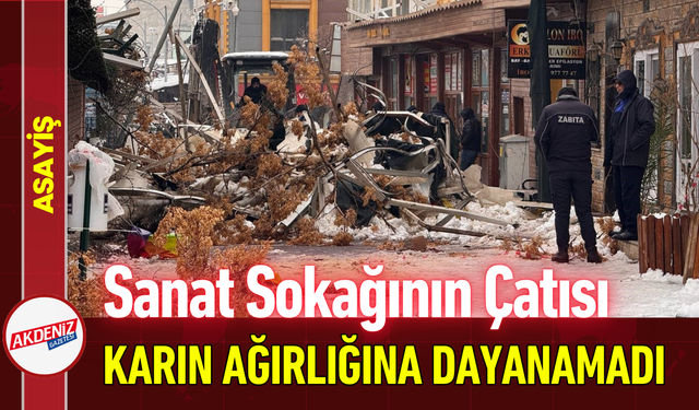 Sanat Sokağının Çatısı Karın Ağırlığına Dayanamadı!