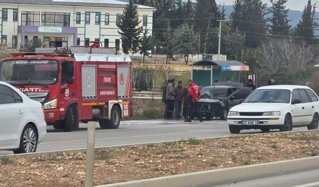 Silifke’de Seyir Halindeki Otomobil Alevlere Teslim Oldu
