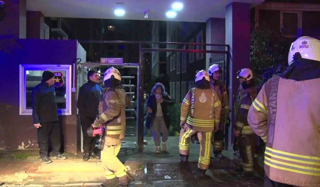 Esenyurt’ta 14 Katlı Binada Yangın Paniği