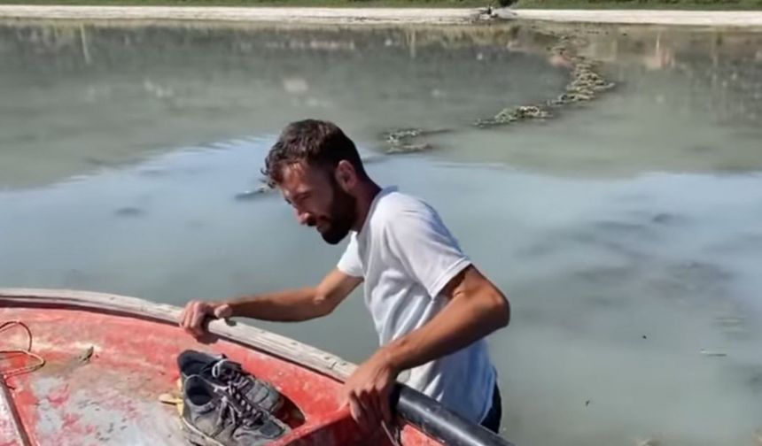 Eğirdir Gölü’ne açılan 4 kişi gölün ortasında çamura saplandı