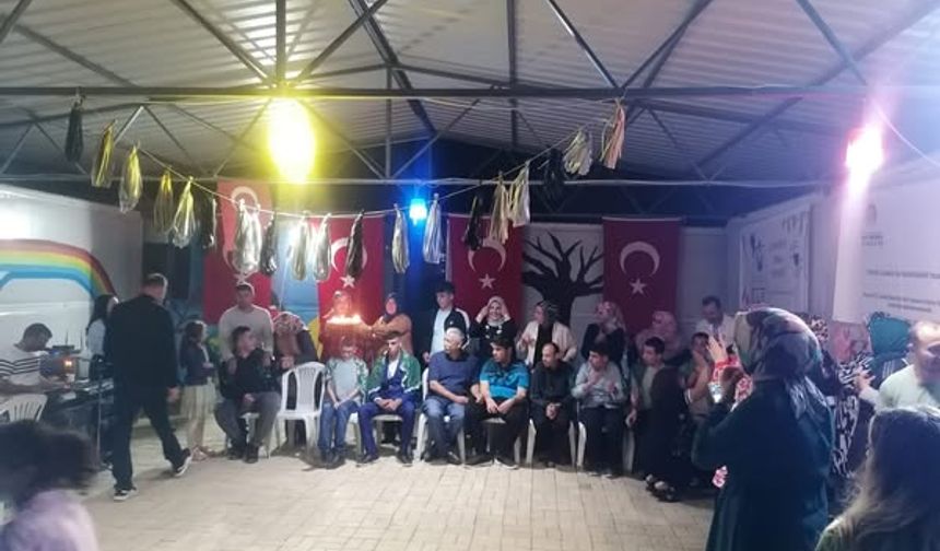 Otizmli Gençlere Duygusal Asker Uğurlaması