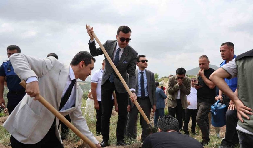 Adana'da Hâkim, Savcı ve Hükümlülerden Anlamlı Fidan Dikimi