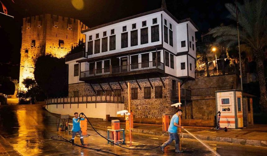 Alanya'da Bayram Öncesi Kapsamlı Temizlik Seferberliği Başladı