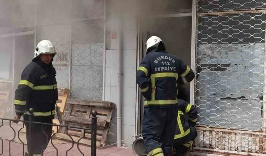 Burdur’da Kahve İmalathanesinde Yangın