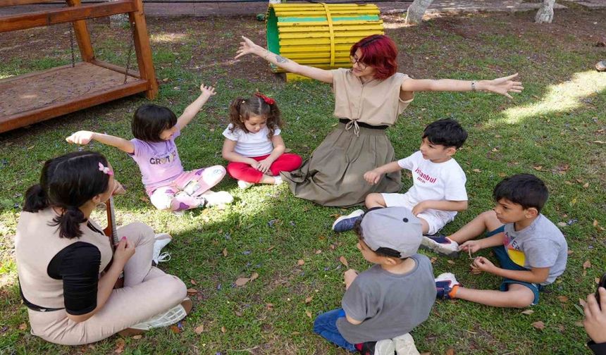 Çocuklar eğlenerek İngilizce öğreniyor