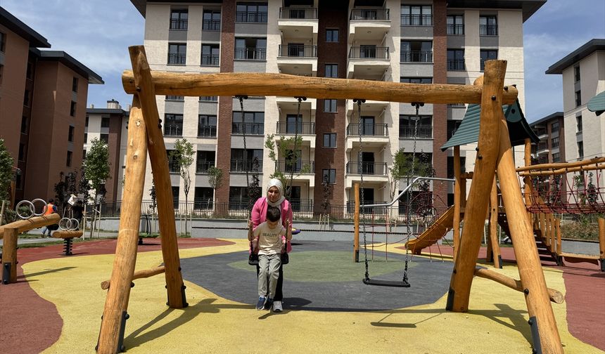 Depremin Yaraları Sarılıyor: Ebrar Sitesi'nde Yeni Konutlar Teslim Edildi