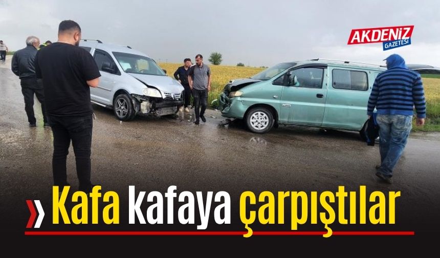 Osmaniye’de minibüs ile ticari araç çarpıştı