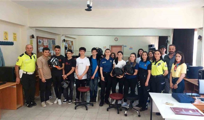 Gazipaşa'da Güvenli Sürüşün Anahtarı: Kask Bilgilendirmesi