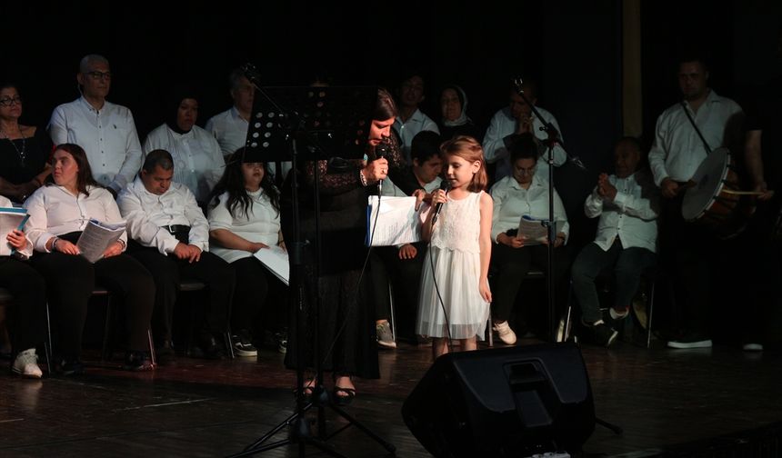 Hatay'da engelliler korosu konser verdi