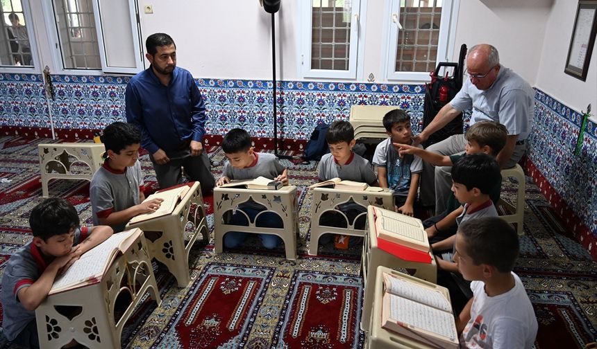 Kadirli’de Miniklere Manevi Eğitim: Camide Anlamlı Buluşma