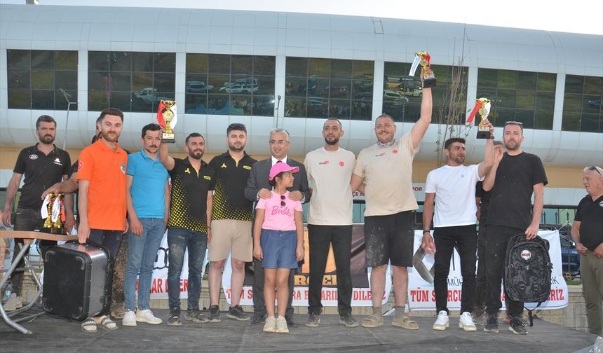 Off-road tutkunları Elbistan'da deprem şehitleri için yarıştı