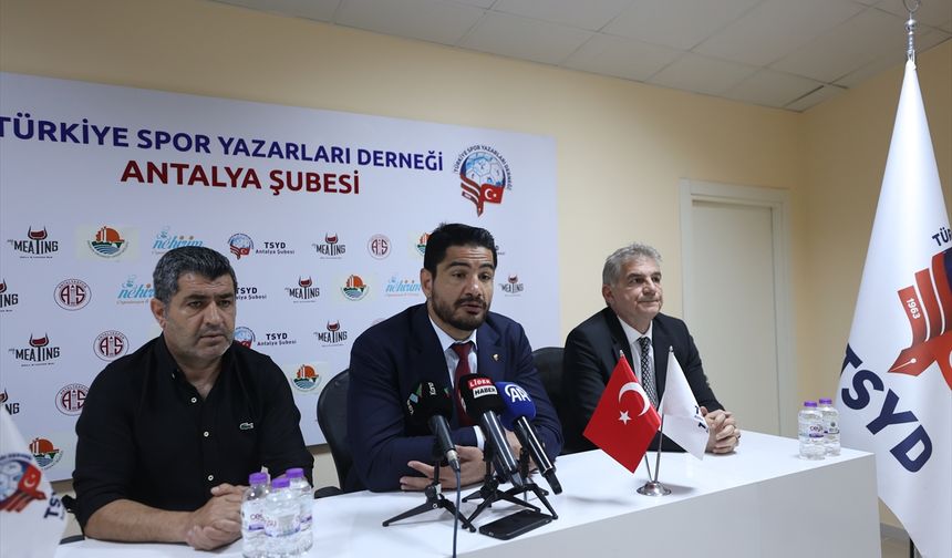 Taha Akgül Antalya'da Basınla Bir Araya Geldi