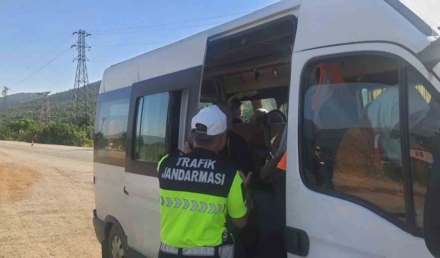 Tarım İşçilerini Taşıyan 2 Araca Trafik Cezası Kesildi