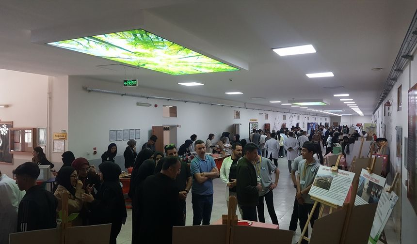 TÜBİTAK Bilim Fuarı ve Gazze için kermes programı düzenlendi