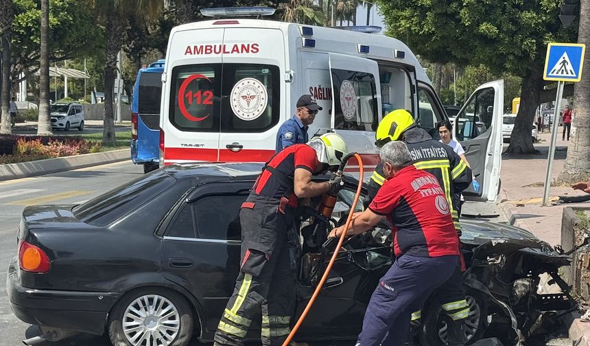 Mersin'de otomobilin iki motosiklete çarpması sonucu 5 kişi yaralandı