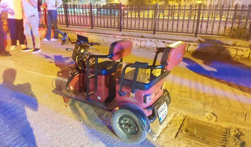 Akyazı'da Trafik Kazası: Anne ve Kızı Yaralandı