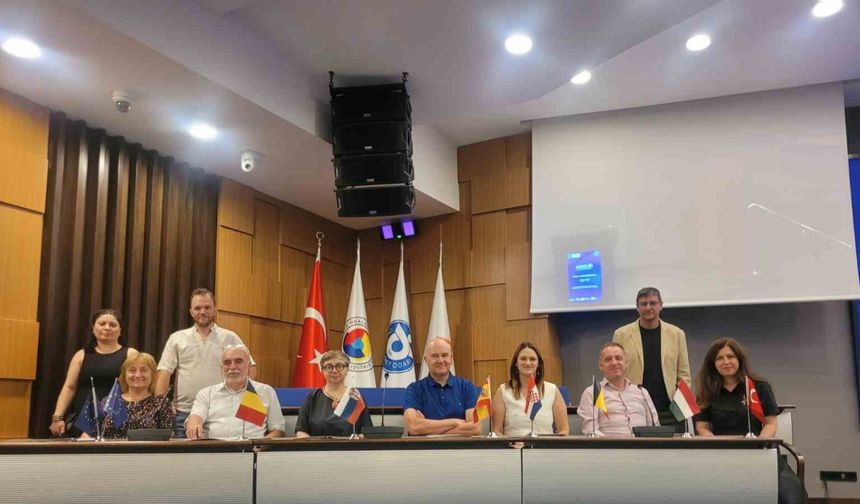 ASSET Projesi İzmir'de Çevre Bilinci İçin Yenilikçi Yaklaşımlar Masaya Yatırıldı