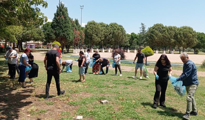 Ceyhan Musiki Sevenler Derneği Üyeleriden Çevre Hareketi