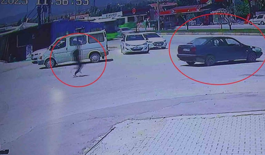 El Frenini Çekmeyi Unuttu, Otomobili Ana Yolda Otobüsle Çarpıştı