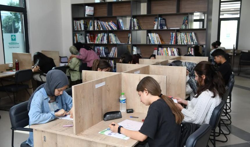 Osmaniye'de Gençler, TYT Sınavı provası yaptı