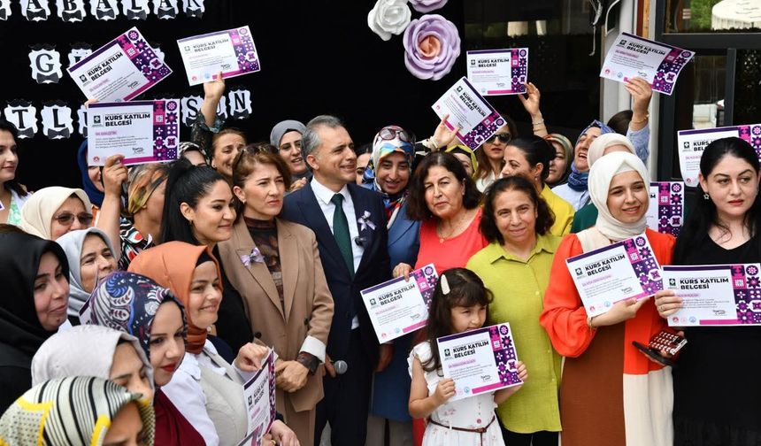 Osmaniye Aile Yaşam Merkezi İkinci Dönem Mezunlarını Verdi