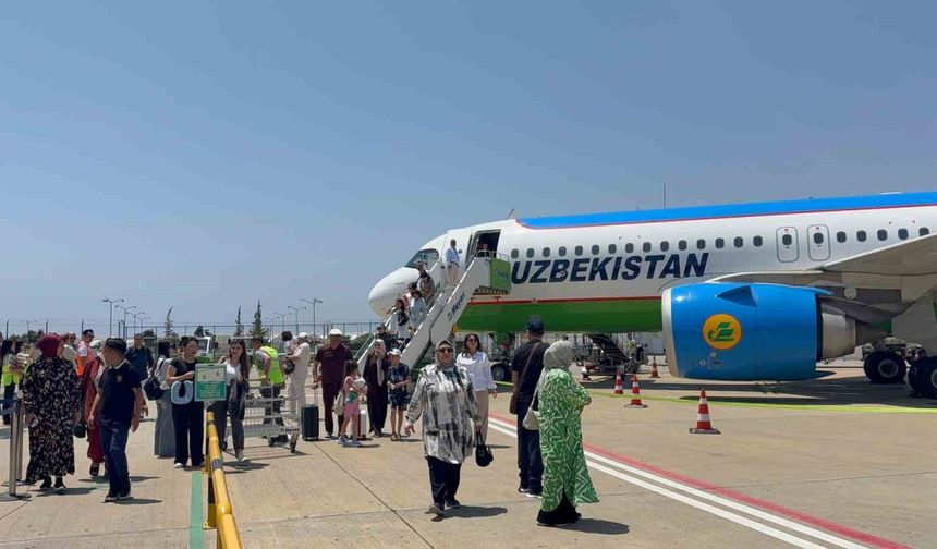 Gazipaşa-Alanya Havalimanı'na Özbekistan'dan İlk Direkt Uçuş