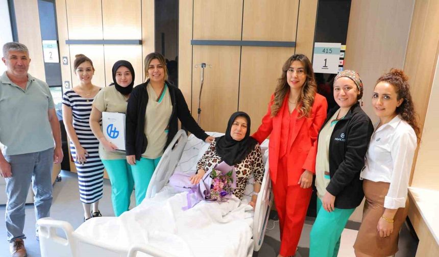 HG Hospital'da Bir İlk: Rahim ve Yumurtalıklar V-Notes Tekniğiyle Karnı Kesmeden Alındı