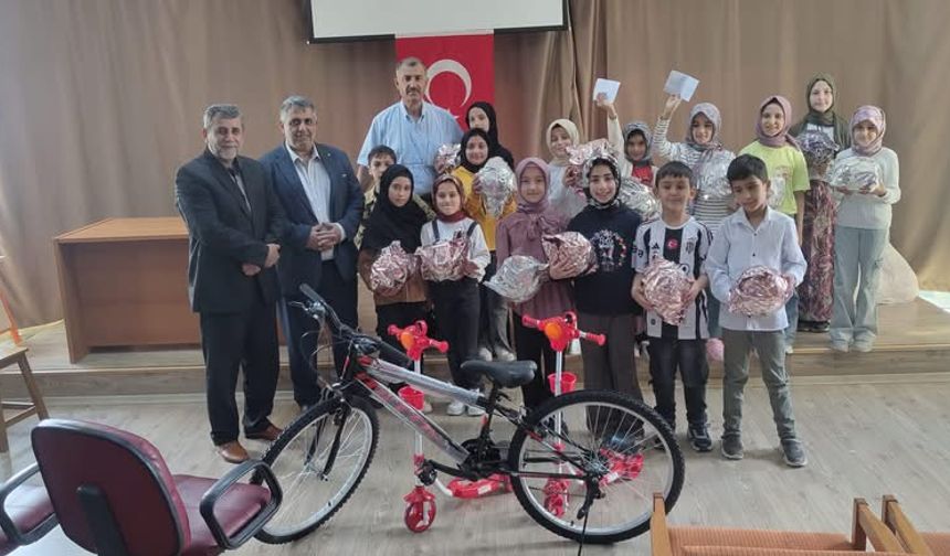 Osmanşye’de 7-10 Yaş Kur’an Kursu Yıl Sonu Programı Coşkuyla Gerçekleştirildi