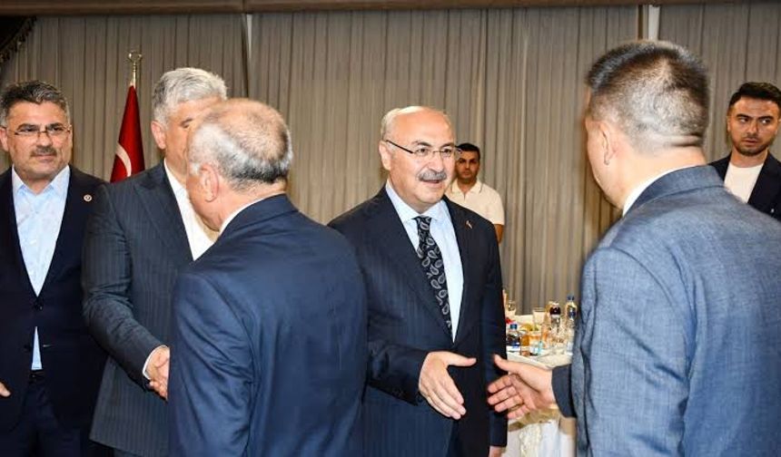 Adana'da Bayramlaşma Programı Gerçekleştirildi