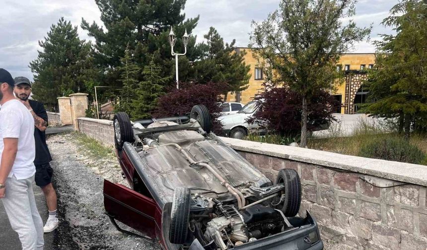 Nevşehir'de Kediye Çarpmamak İçin Manevra Yapan Sürücü Takla Attı