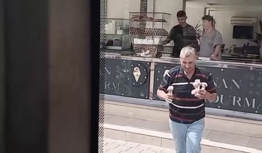 Şoför Sıcaktan Bunalan Çocukların Kalbini Dondurmayla Fethetti