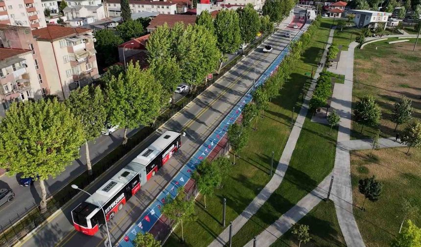 Türkiye’de ikinci şehir Sakarya oldu: Metrobüsler ilk seferini yaptı