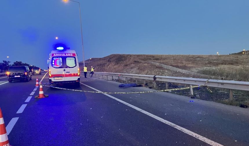 Arnavutköy'de Feci Kaza: Emniyet Şeridinde Duran Sürücü Can Verdi