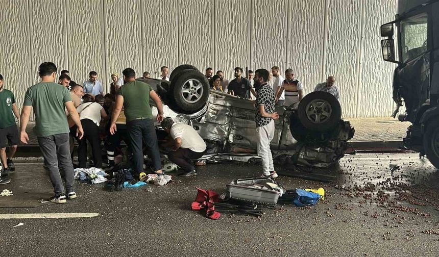 D100 Karayolu’nda Can Pazarı: Otomobil Tırla Çarpıştı, 3 Kişi Hayatını Kaybetti