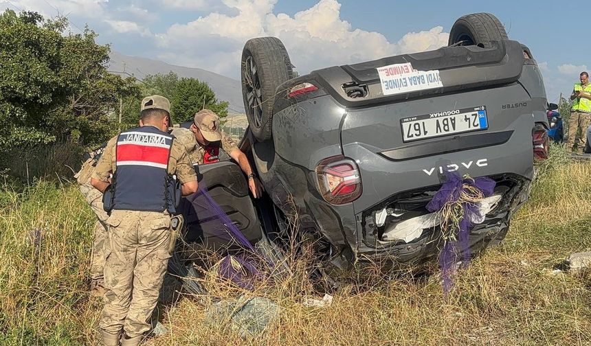 Erzincan yolunda Nişan Dönüşü feci kaza: 1 Can kaybı, 4 yaralı