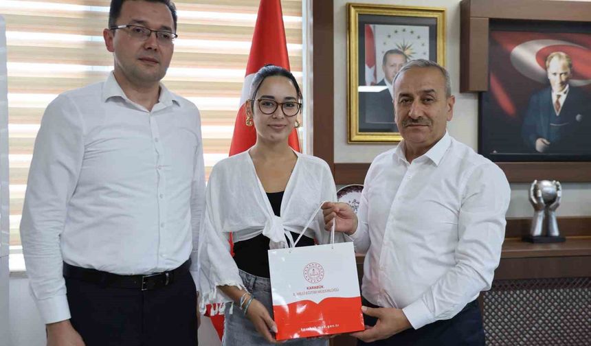 Karabük'ün Gururu Dilay Savcı, "15 Temmuz" Slogan Yarışmasında Türkiye Birincisi