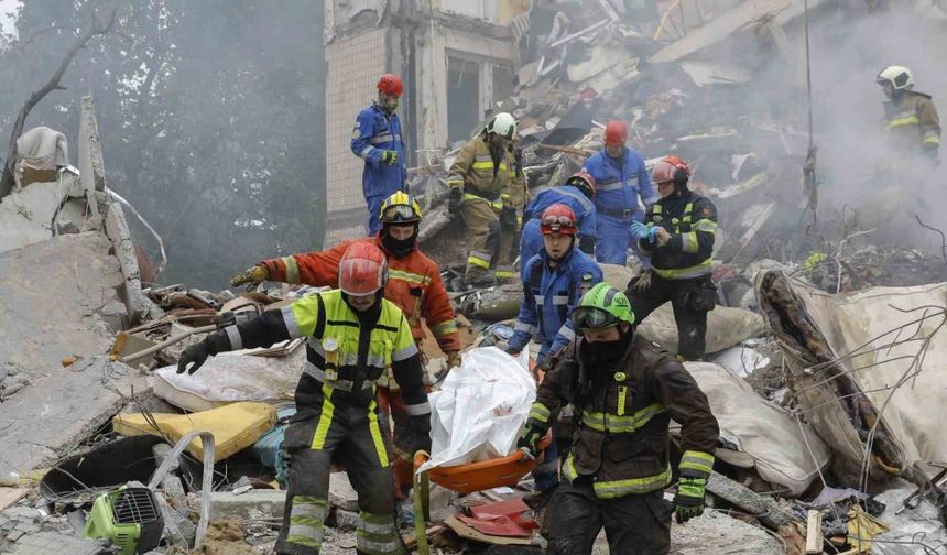 Rusya’dan Kiev’e Füze ve İHA Saldırısı: Ölü Sayısı 11’e Yükseldi