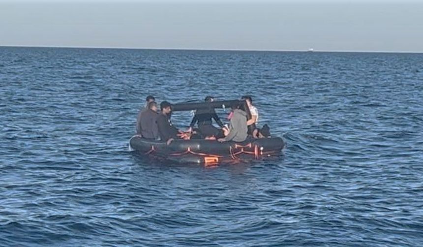 Çanakkale’de 23 kaçak göçmen kurtarıldı